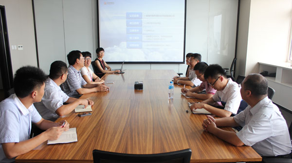 海淀區(qū)委組織部、中國(guó)人民大學(xué)調(diào)研組一行來(lái)聯(lián)橋集團(tuán)考察調(diào)研