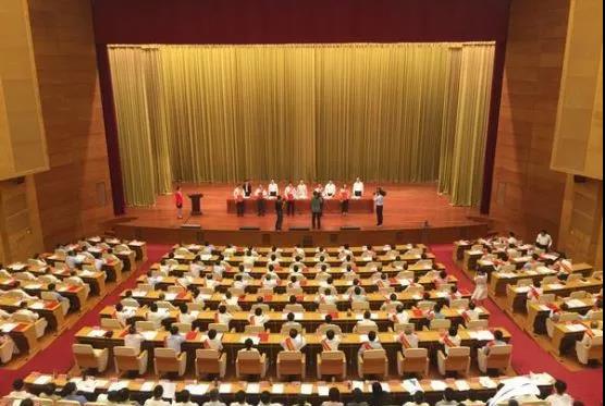 集團(tuán)黨委書記、董事長慕镕鍵被授予“山東省非公有制經(jīng)濟(jì)人士優(yōu)秀中國特色社會主義事業(yè)建設(shè)者”稱號