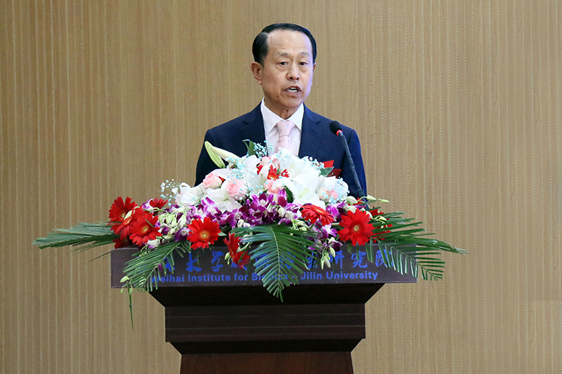 聯(lián)橋集團(tuán)黨委書記、董事長慕镕鍵當(dāng)選為吉林大學(xué)威海校友會(huì)首任會(huì)長(圖8)